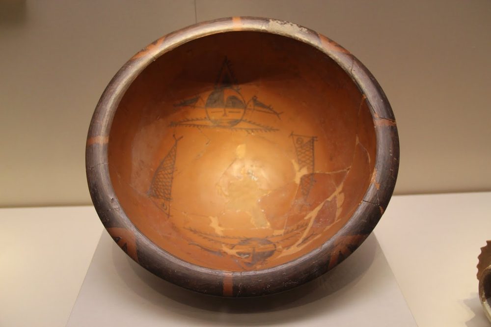 Pottery basin with human face and fish designs, Banpo, Yangshao culture