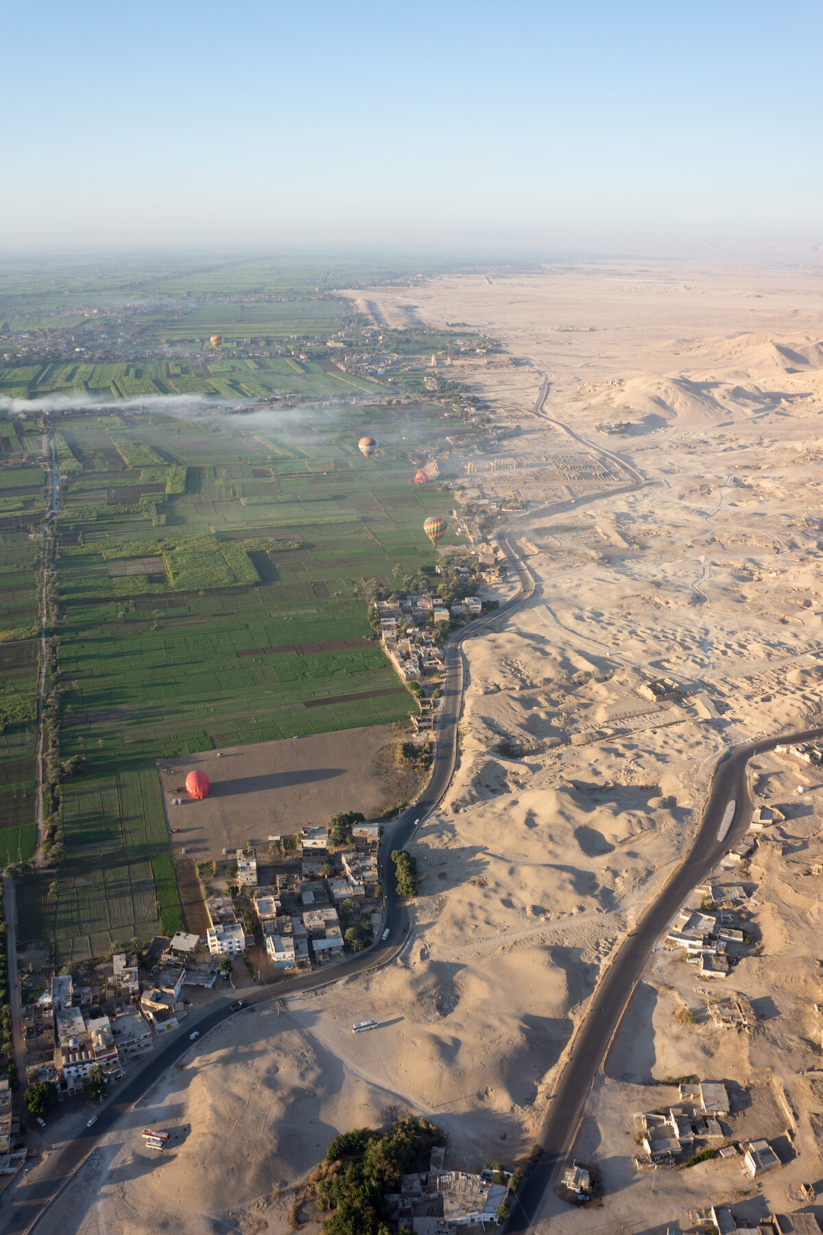 Crop limit in the Nile valley near Luxor, sharp boundary between green land and desert