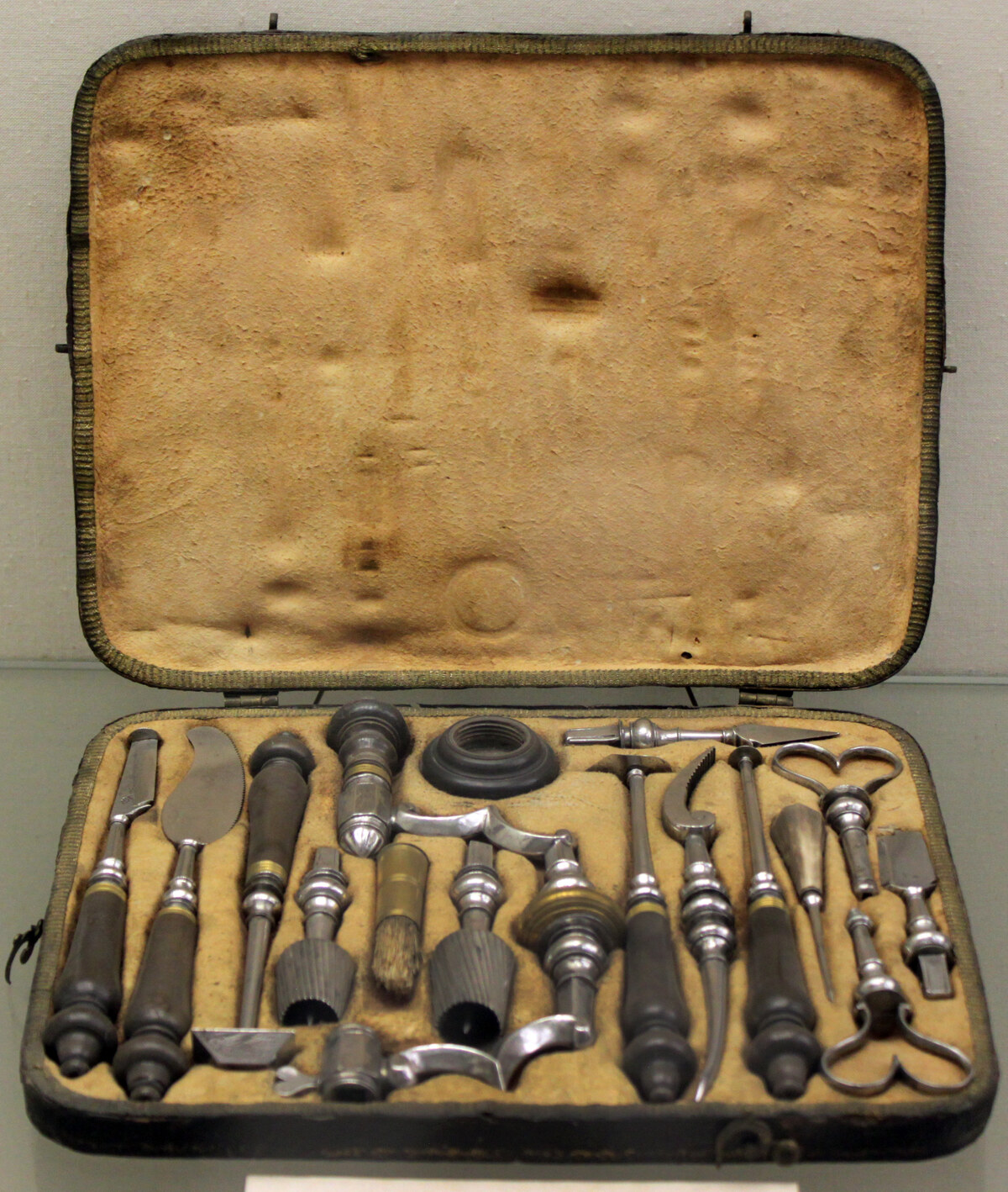 Eighteenth-century trepanation instruments