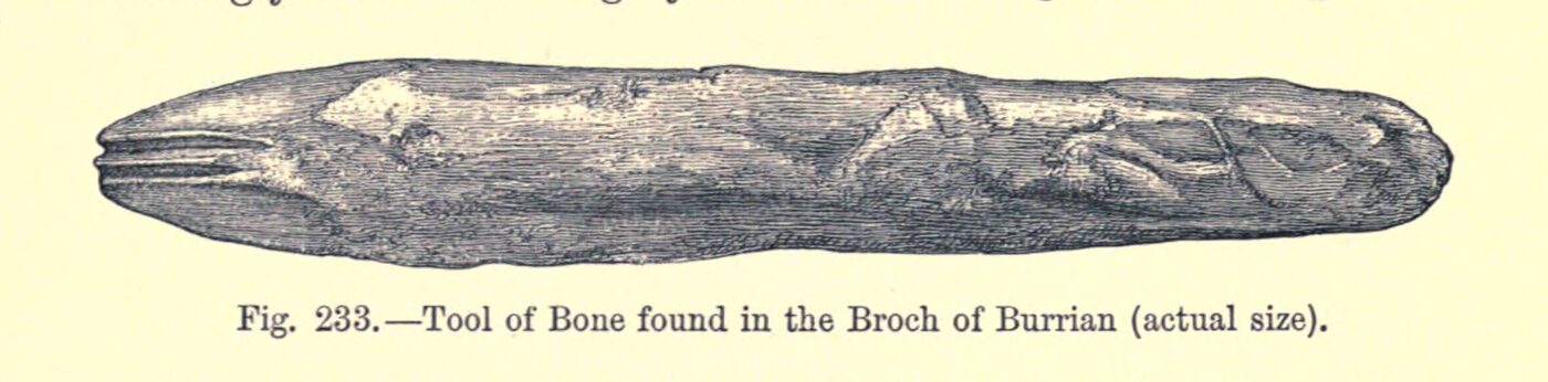 Outil en os provenant du broch de Burrian aux Orcades, planche gravée de Joseph Anderson, 1883