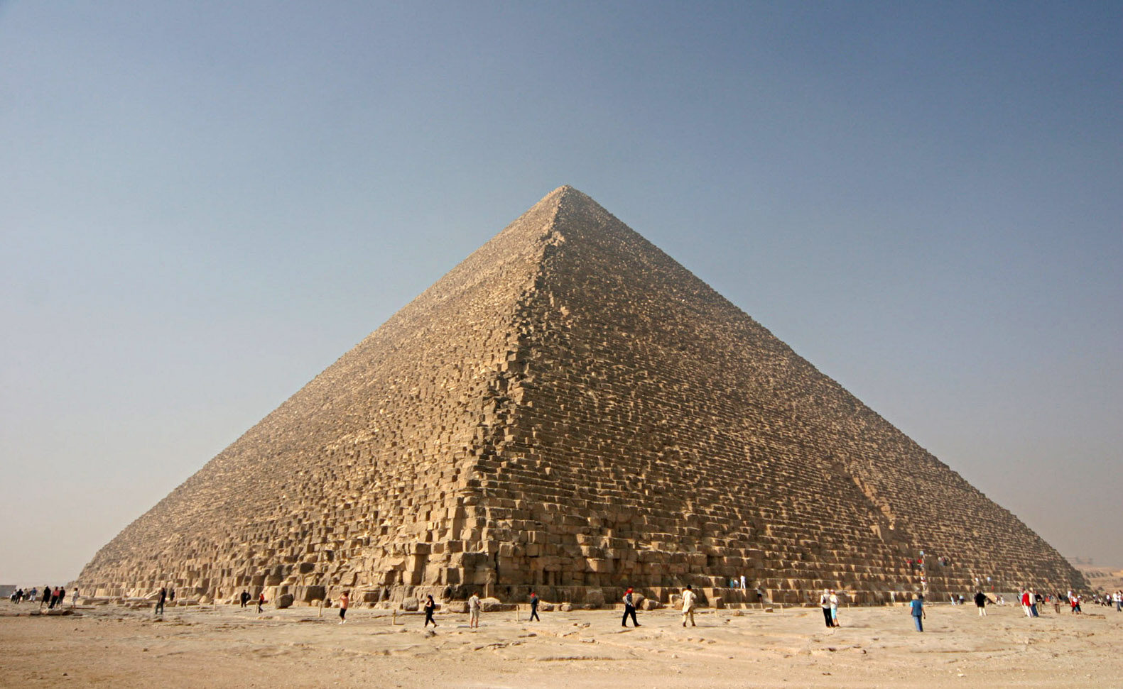 Pyramide de Khéops sur le plateau de Gizeh