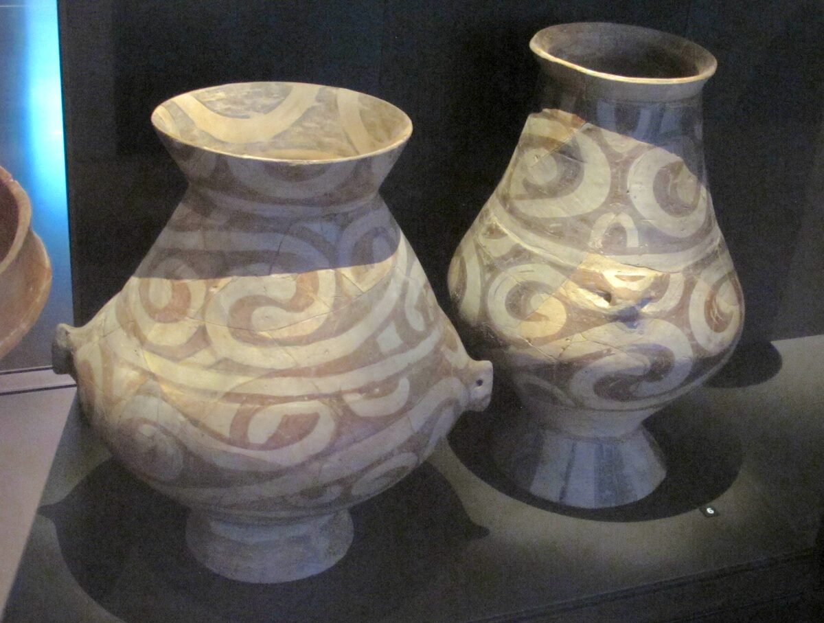 Painted pottery of the Cucuteni culture, spiral-decorated vessels