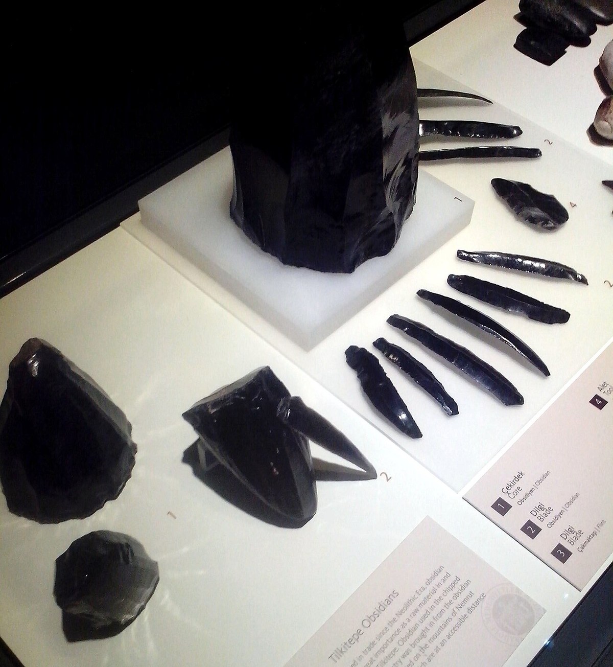 Prehistoric obsidian tools from Turkey, volcanic glass with exceptional cutting edge
