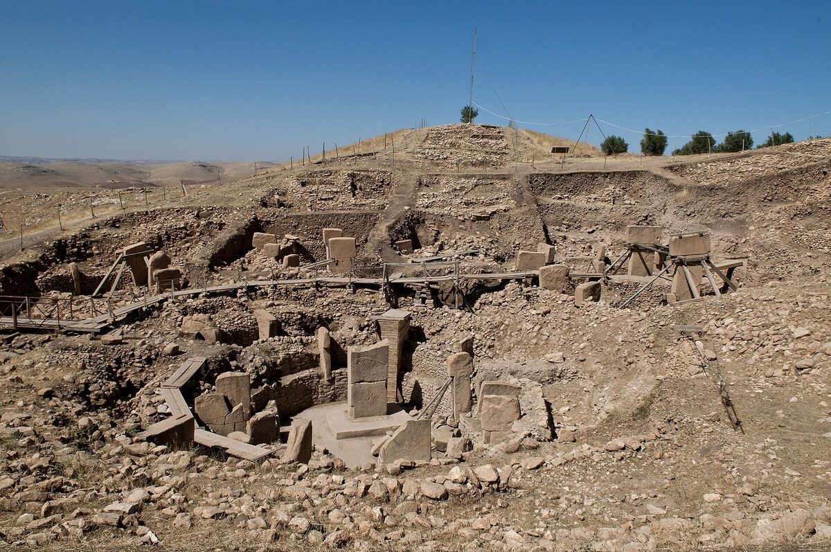 Piliers monumentaux en T du sanctuaire de Göbekli Tepe en Anatolie