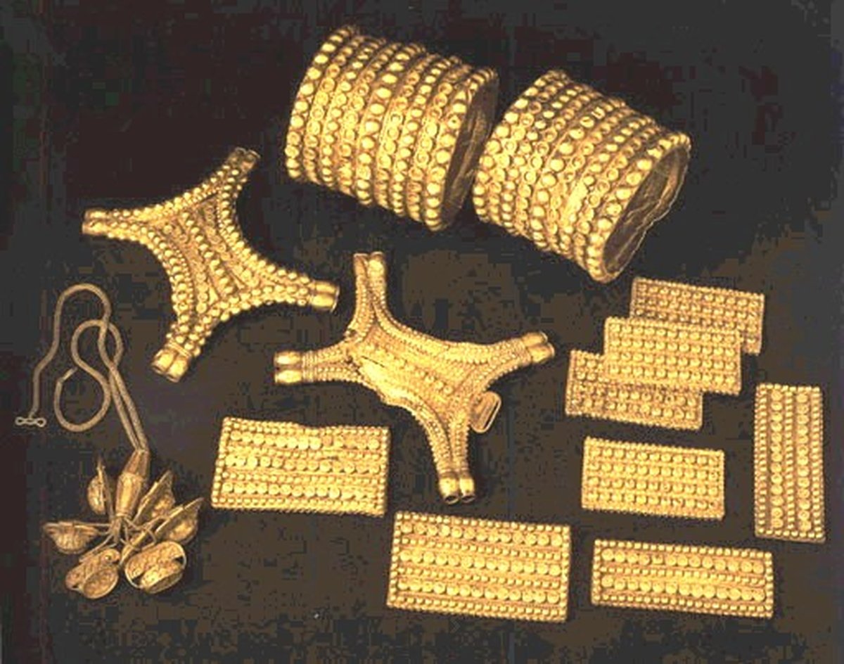 Le tresor d'El Carambolo, bijoux en or de la civilisation tartessienne, VIIIe siecle av. J.-C.