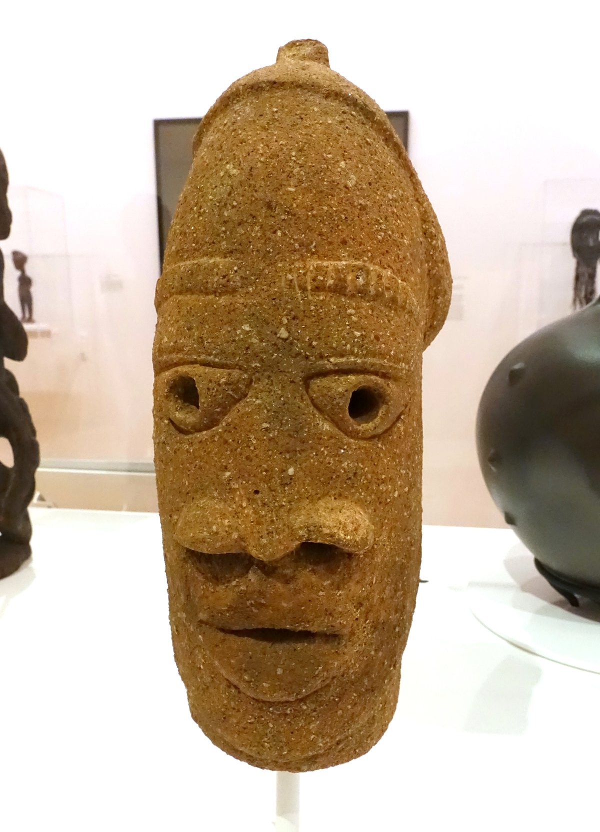 Tete Nok en terre cuite, plateau de Jos, Nigeria, 500 av. J.-C. - 300 apr. J.-C., Krannert Art Museum